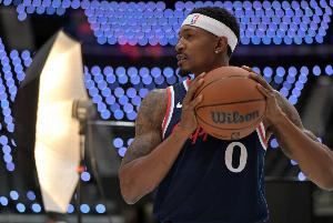 比爾14中2僅得5分！解說：本賽季NBA比賽特點(diǎn)不太適合老同志