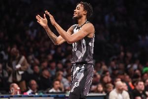 無視補防！克拉克斯頓迎著康寧漢姆補防暴扣得分