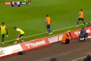 廣告牌前移應對槍手定位球！桑德蘭主帥：是的，我們想以細節(jié)求勝