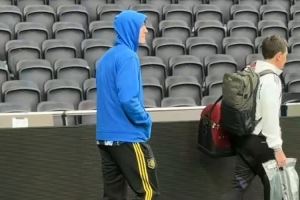 希望無礙！舍什科離開熱刺球場(chǎng)時(shí)一瘸一拐