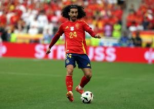 庫(kù)庫(kù)雷利亞：亞馬爾比同齡人成熟得多，像這樣的球員總是難以預(yù)測(cè)