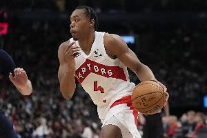 巴恩斯今日28分10板8助5帽 成為隊(duì)史首位單場(chǎng)25+10+5+5帽球員