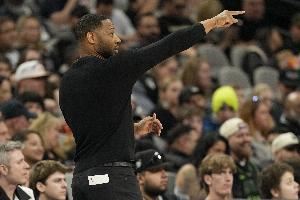 威利·格林執(zhí)教鵜鶘5季150勝190負(fù)&勝率44.1% 兩次季后賽首輪出局