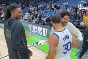 庫里賽后挨著與普爾和盧姥爺抱抱！勇士官方：永遠的家人??