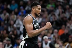 場(chǎng)均32.6分11.3板7.1助！今天雄鹿客戰(zhàn)騎士 字母升級(jí)為出戰(zhàn)