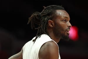 空砍了！格蘭特18中10&三分9中5 砍下33分9籃板4助攻&正負(fù)值+10