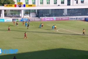 武漢女足開場7分鐘領(lǐng)先！王霜中路起腳破門，宋菲傳中助攻