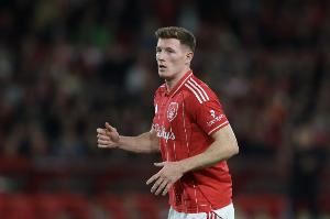 太陽報：曼聯(lián)將補強中場，關(guān)注安德森、沃頓、巴萊巴