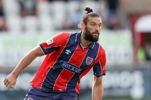 太陽報：卡羅爾因駕車時用手機被判扣6分，罰款和訴訟費1052鎊