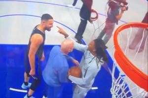 ??莫蘭特用手指指克萊面部 被克萊一巴掌打開 雙方險(xiǎn)些爆發(fā)沖突