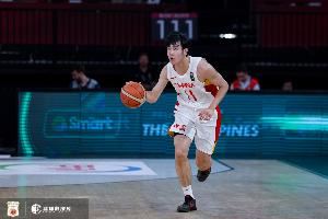 媒體人：張博源在美高啥都能干但回來不太行 2米三號位乖乖打定點(diǎn)