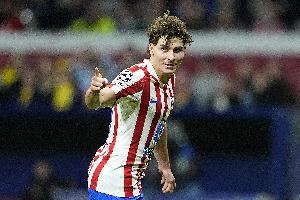 記者：巴薩有意阿爾瓦雷斯，已與馬競(jìng)就此進(jìn)行接觸