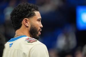 豪澤：塔圖姆每天都在拼盡全力訓(xùn)練 雖然未登場但影響力貫穿全隊