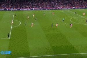 阿森納前場攔截，薩卡大力爆射被諾伊爾擋出